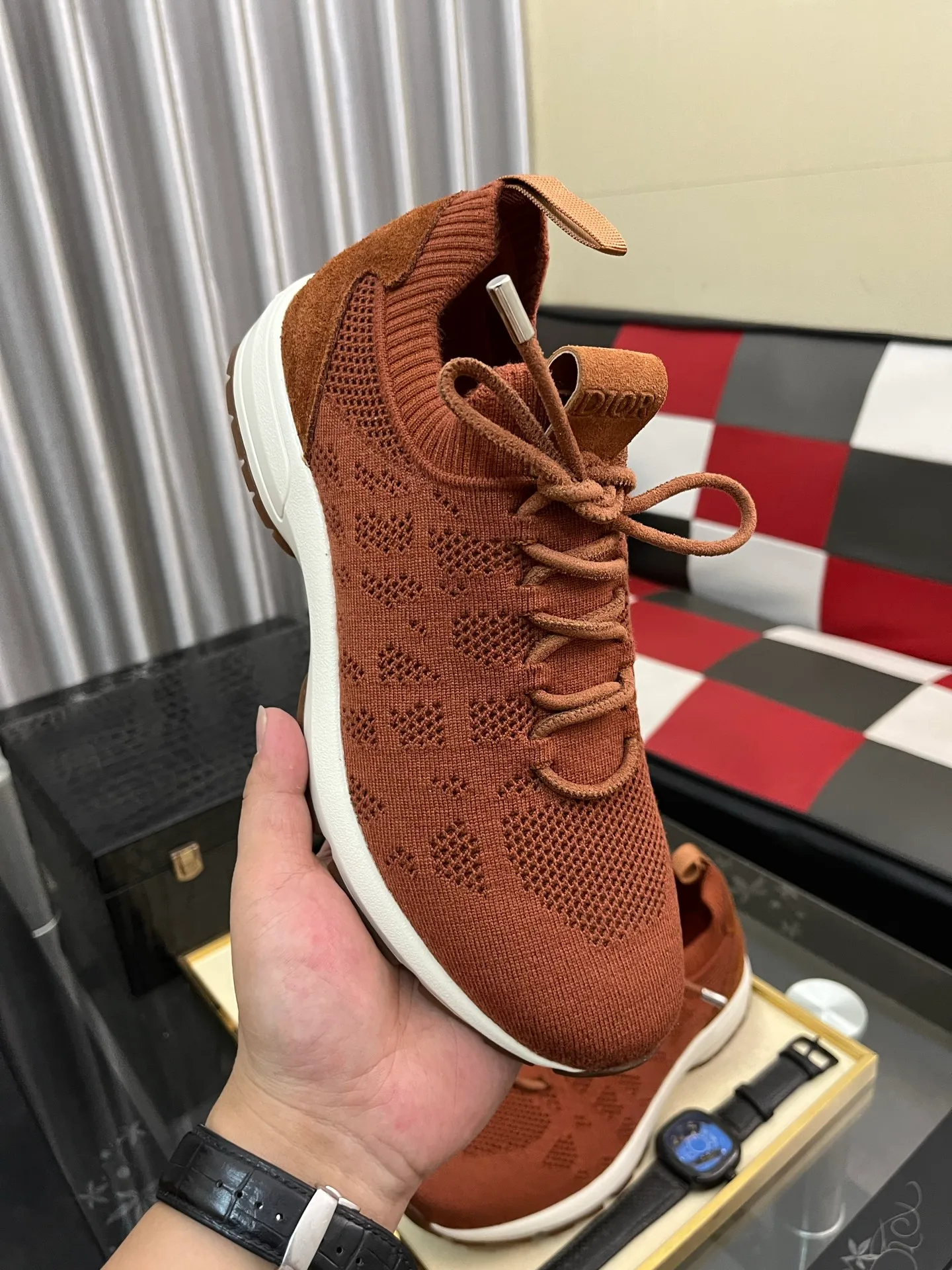 Men's shoes 💰: 400⌚️⌚️2025 new Dior fly-knit breathable casual men's shoes are on the market, original order, impeccable, the upper is made of imported fly-knit, and the original outsole is made one to one quarter. It is super comfortable on the feet. It is a must-buy pair of shoes. Available in sizes 38-446️⃣